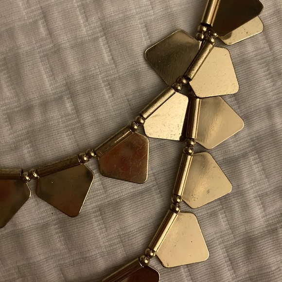 Gold triangle necklace - Picture 3 of 5